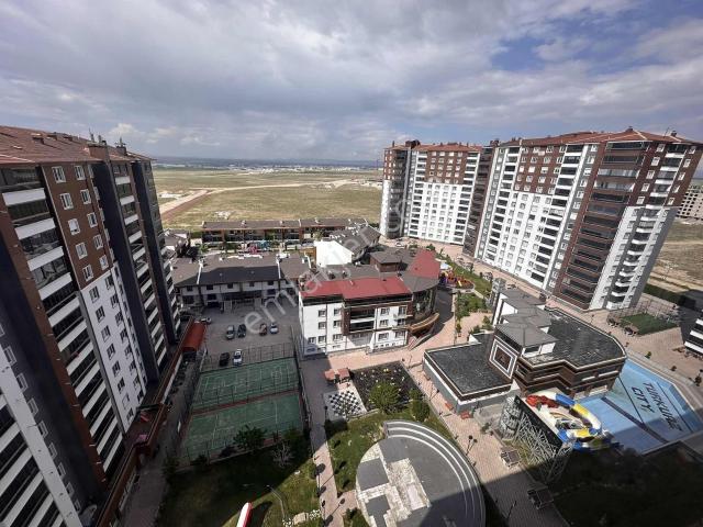 Turkuaz City Konutlarında Satılık.5+1 Daire