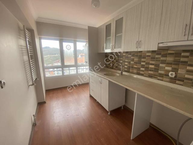 Turkuaz Emlak Dan Zerdalitepede Cadde Üstü Kiralık 3+1 Daire