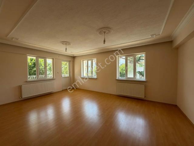 Turkuaz Emlaktan Mareşal Fevzi Çakmak Mah. 3+1 Kiralık Daire