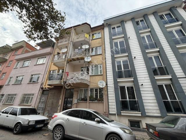 Turkuaz Emlak'tan Cum. Mah. Satılık Bakımlı 3+1 Fırsat Daire