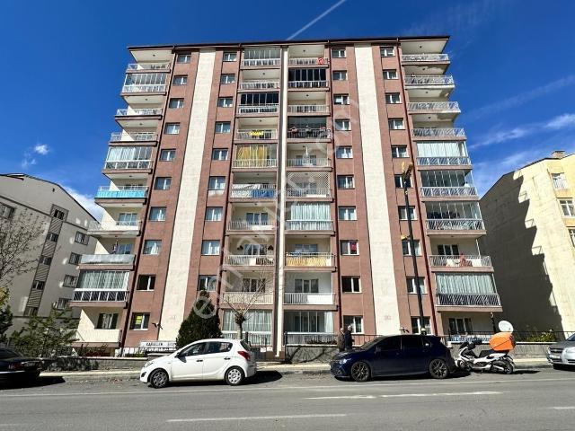 Turkuazdan Buhara Caddesi Üzerinde Geniş Ve Aydınlık Satılık 3+1
