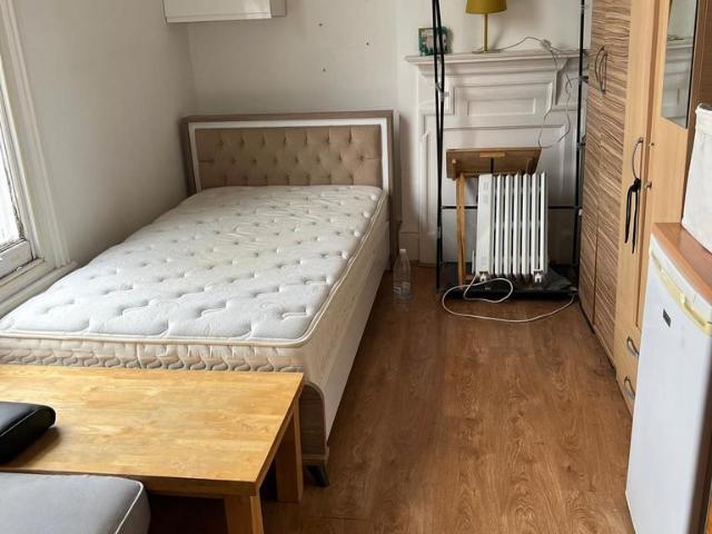 Turlewray Close, London N4 1 bed house of multiple occupation to rent £775 pcm £179 pw