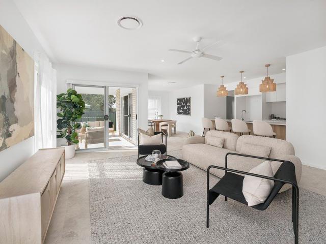Turn Key Coastal Elegance!