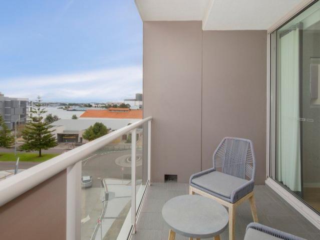 Turn Key Harbour Side Investment with Proven Short Term Rental Success