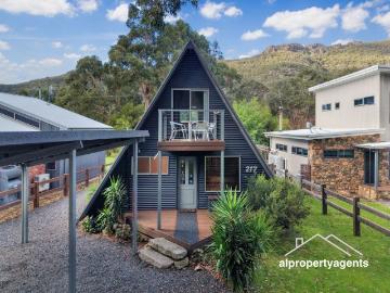 Turn Key Holiday Home with Income Potential