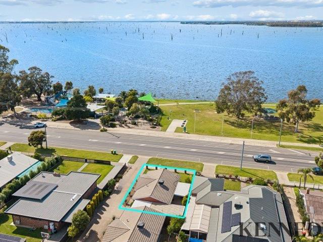 Turn Key Living Opposite Lake Mulwala