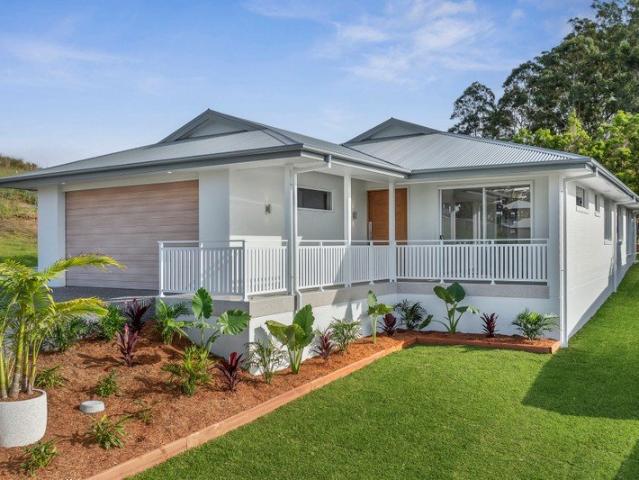 Turn Key Luxury Living in The Lakes Estate