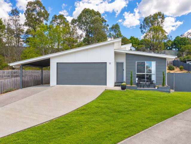 Turn Key Perfection in Hedley Park Why Build When You Can Move Straight In?
