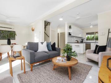 Townhouse for sale in Millner