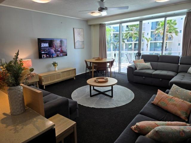 Turn Key STR Business + Dual Key Esplanade Apartment! Guaranteed Income