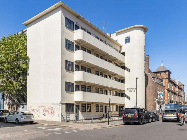 Turner Street, London E1 2 bed flat to rent £2,500 pcm £577 pw