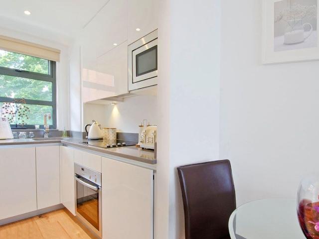 Turner Street, Whitechapel, London E1, 2 bed flat to rent, £2,000 pcm | PrimeLocation