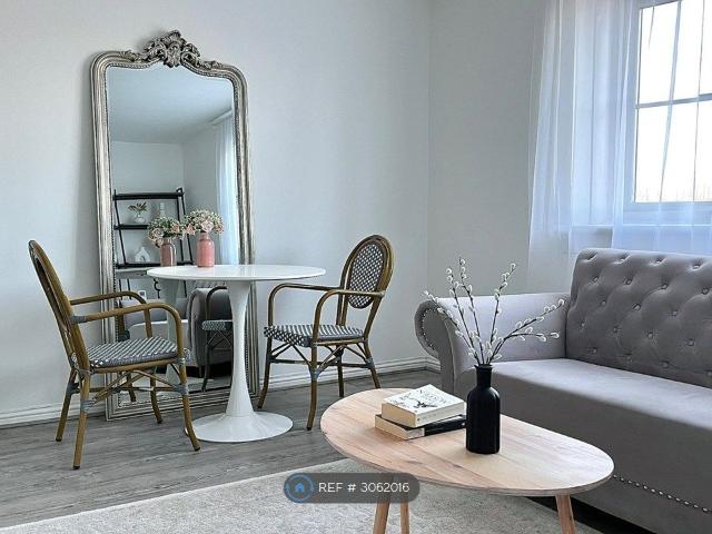 Turners Avenue, Paisley PA1, 2 bed flat to rent, £950 pcm | PrimeLocation