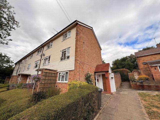 Turners Hill, Hemel Hempstead HP2, 3 bed maisonette to rent, £2,000 pcm | PrimeLocation
