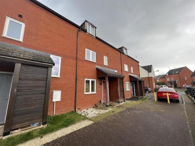Turneys Drive, Milton Keynes MK12 5 bed townhouse to rent £1,845 pcm £426 pw