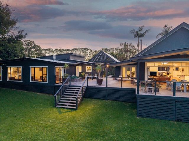 Turnkey Hinterland Living with Guest Residence