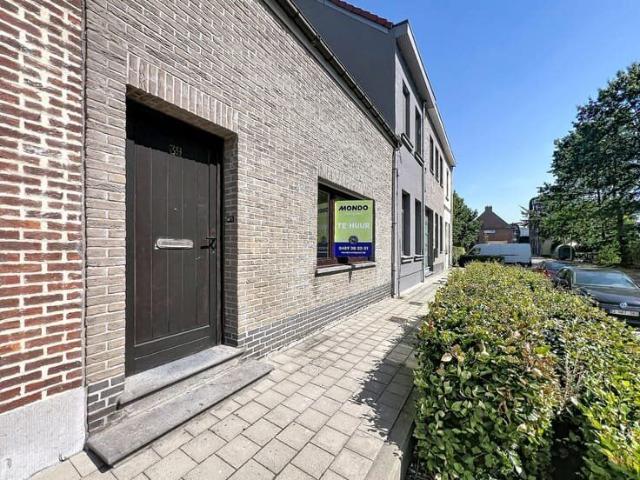 Turnkey home with 3 bedrooms, garden, and 2 private parking