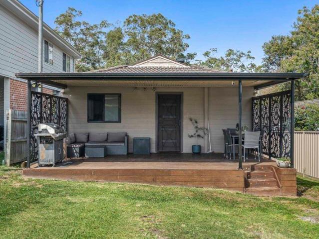 Turnkey Starter with Huge Shed, Only 850m from the Lake