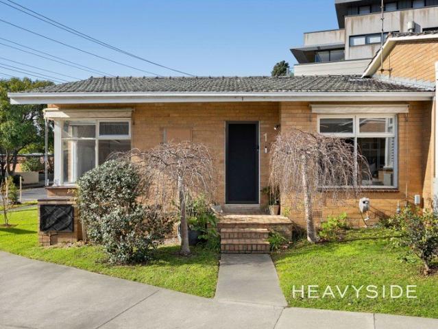 Turnkey Street facing Villa in One of Hawthorn's most Coveted Pockets