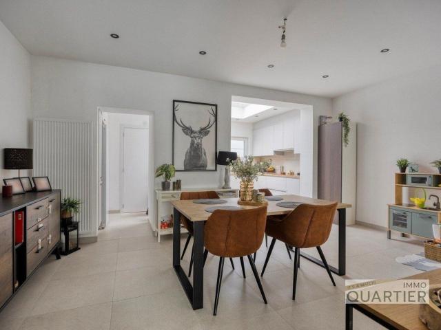 Turnkey 2 fronted house 3 bedrooms, recently renovated, wi