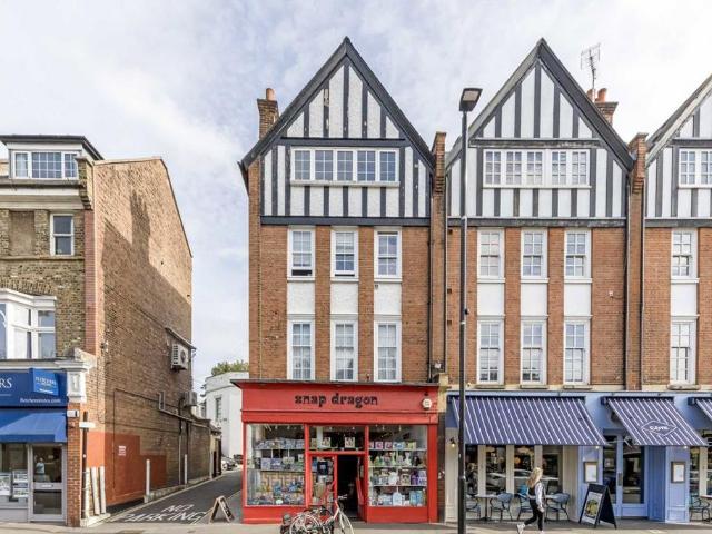 Turnham Green Terrace, London W4 1 bed flat to rent £2,300 pcm £531 pw
