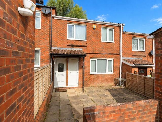 Turnmill Avenue, Springfield, Milton. 3 bed semi detached house to rent £1,600 pcm £369 pw