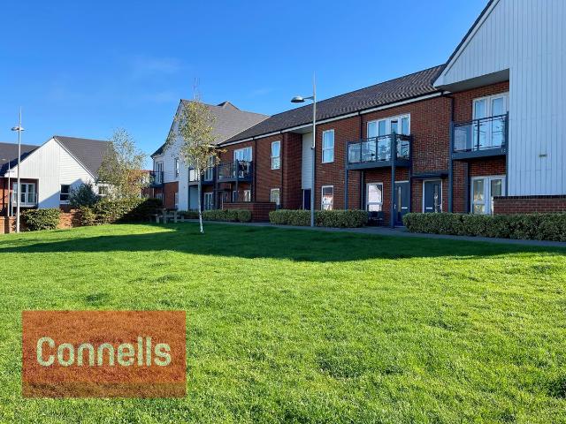 Turnpike Lane, Horsham RH12, 2 bed maisonette to rent, £1,650 pcm | PrimeLocation