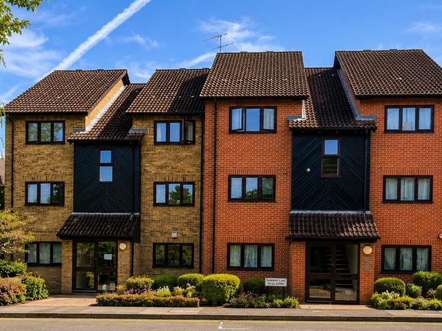 Turnpike Lane, Uxbridge UB10, 1 bed flat to rent, £1,450 pcm | PrimeLocation