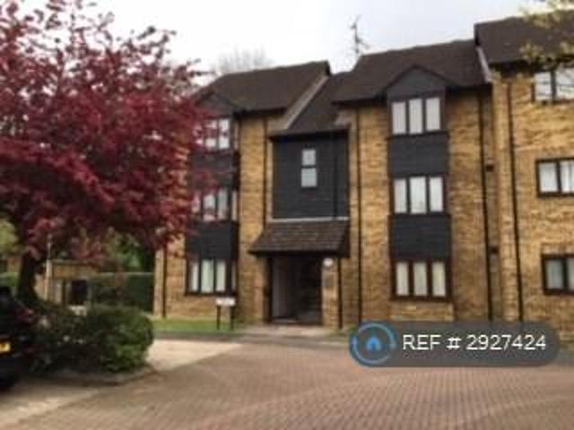 Turnpike Lane, Uxbridge, UB10 Studio to rent £1,190 pcm £275 pw