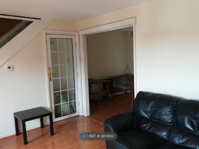 Turnpike Link, Croydon CR0, 2 bed maisonette to rent, £1,750 pcm | PrimeLocation