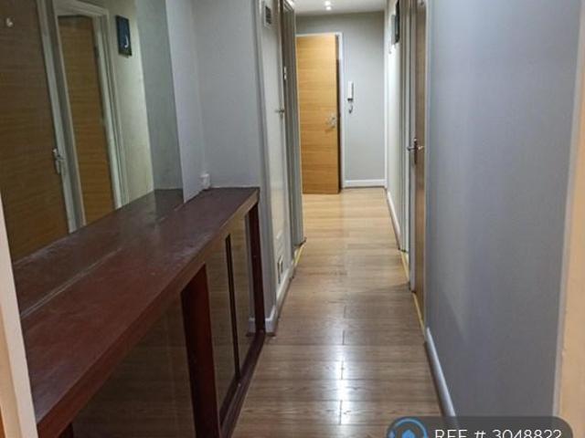 Turnpike Link, Croydon, CR0 2 bed flat to rent £1,850 pcm £427 pw