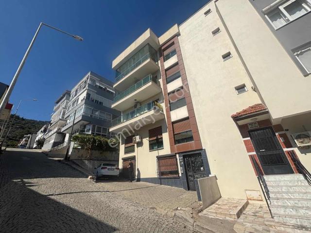 Turpa Vip'den Balçova Da Ara Kat Asansorlu Eşyalı Kiralık Daire