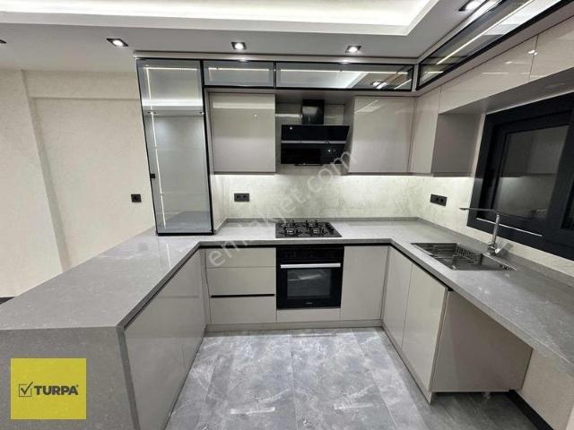 Turpa Balçovadan Full Tadilatlı Satılık 3+1 Daire