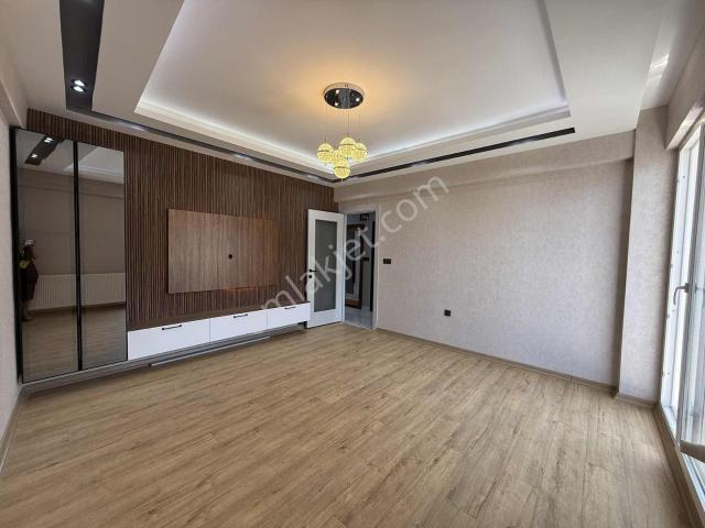 Turpa Balçova'dan 3+1 Onur Mah Full Tadilatlı Satılık Daire
