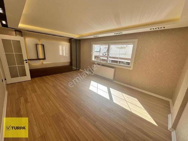Turpa Balçovadan 3+1 Full Tadilatlı Geniş Ferah Satılık Daire
