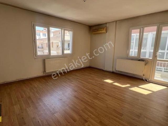 Turpa'dan Yiğitlerde Kapalı Mutfaklı Geniş 2+1 Kiralık Daire