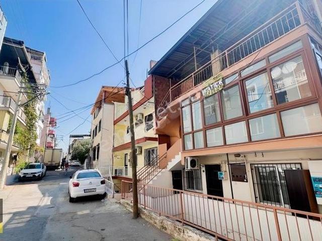 Turpa'dan Dirayet Süren Ve 85.yıl Yakın 2+1 Kat Mülkiyetli Daire