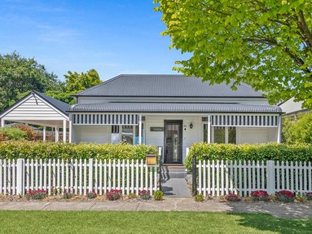'Turramurra' | A New Take on Dual Living with Private Cottage & Airbnb Potential