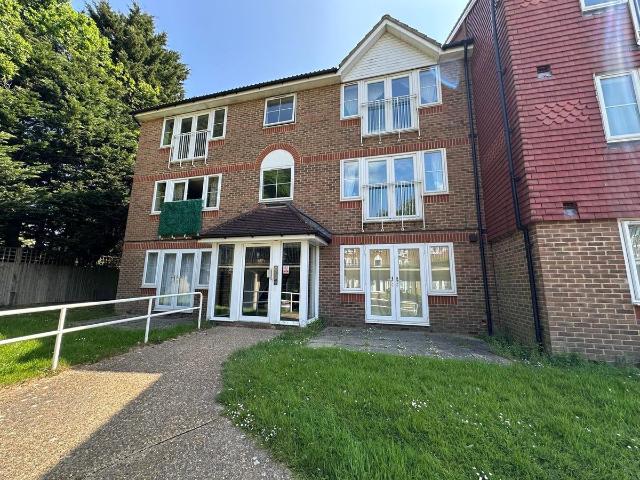 Tuscany Gardens, Crawley, West Sussex RH10, 1 bed flat to rent, £1,350 pcm | PrimeLocation