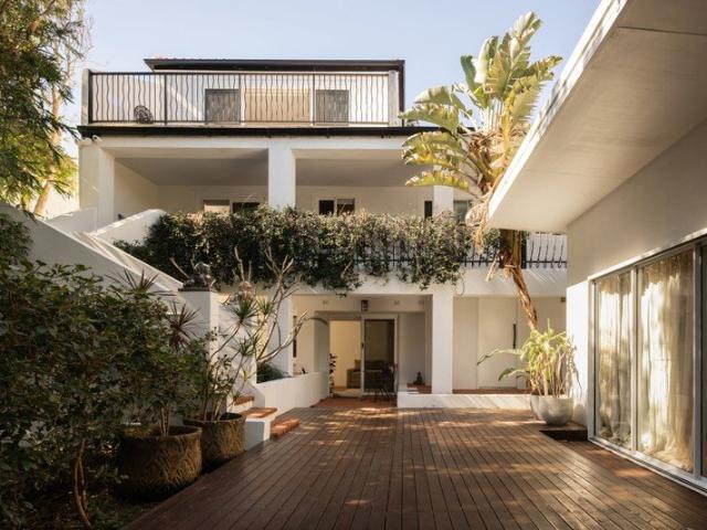 Tuscan Inspired Family Living, Moments to Sunrise Beach