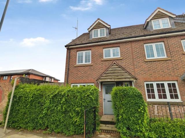 Tuttle Hill, Nuneaton, Warwickshire. 4 bed terraced house to rent £1,195 pcm £276 pw