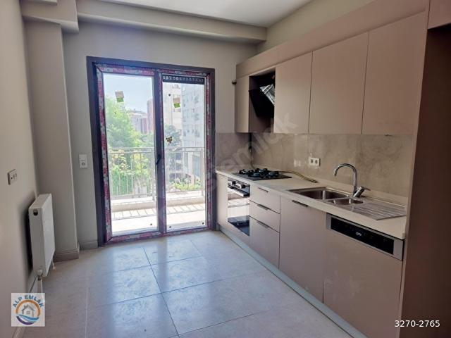 TÜTÜNCÜ MEHMET EFENDİ CD. ÜZERİNDE, 106 NET, 0 BİNADA, 3+1 DAİRE