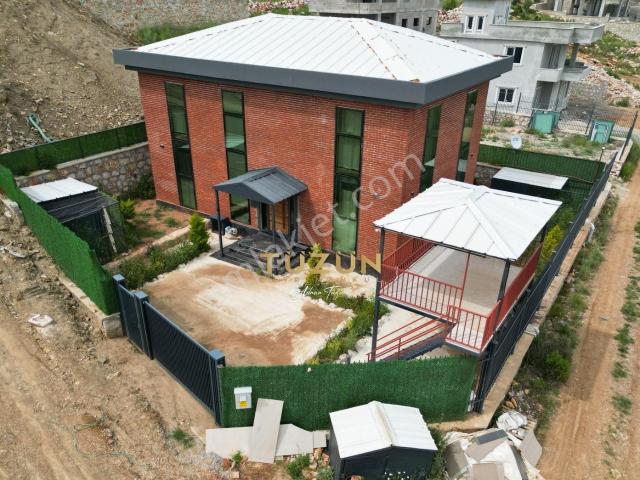 Tüzün'den Gözne'de Satılık Göz Alıcı Mükemmel Bir Villa