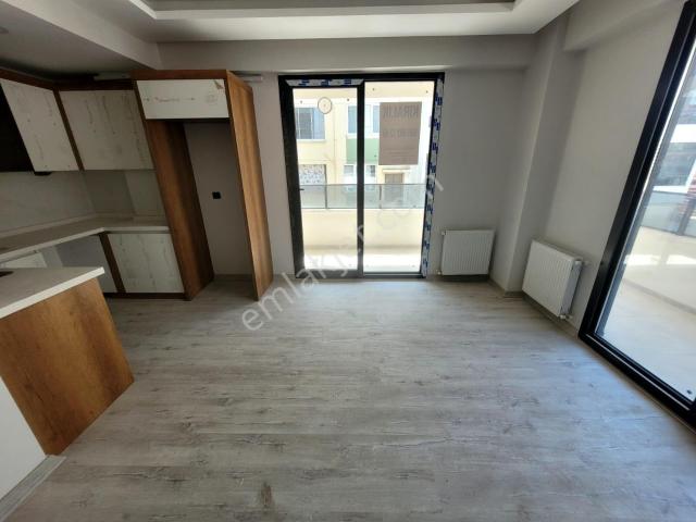 Tuzcumurat İstiklal Okulu Yanı Kiralık 1+1 Daire