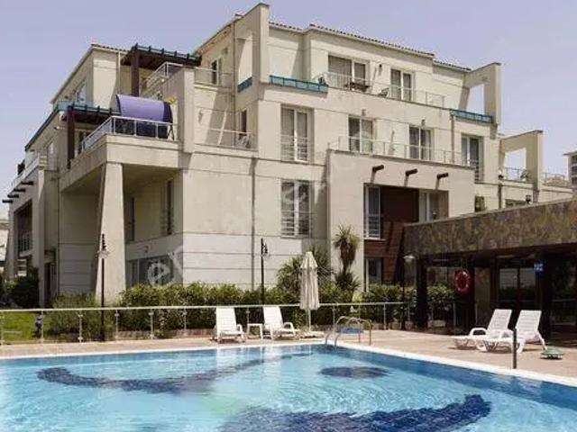Tuzla Akdeniz Evleri'nde 2bloklu2katlı Havuzlu Eşyalı Kiralık1+1