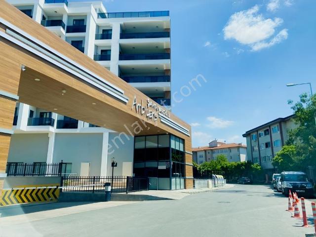 Tuzla Şahsuvaroğlu Ambiyans Sitesin'de Eşyalı 1+1 Kiralık Daire