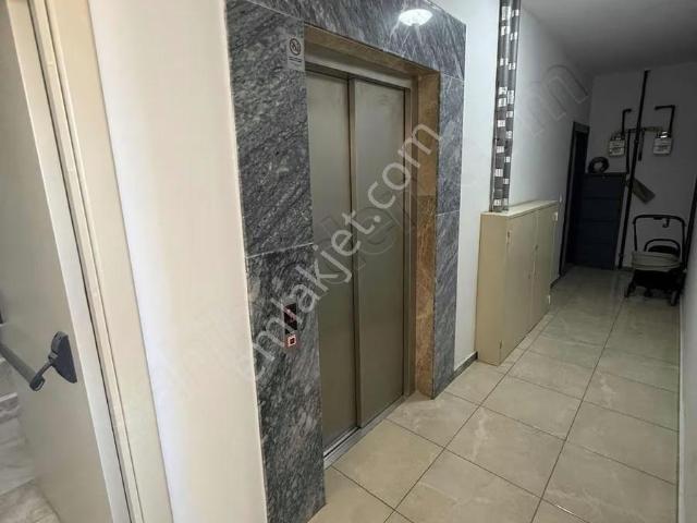 Tuzla Aydınlı'da Butik Sitede Kiralık 2+1 Ara Kat Daire