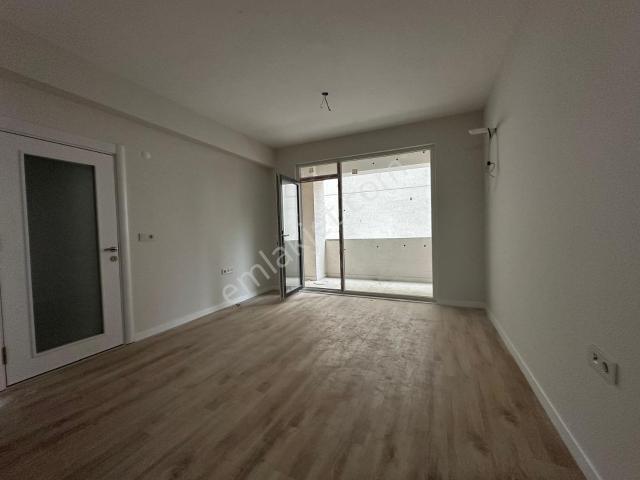 Tuzla Aydıntepe'de Yeni Bina'da 2+1 Kiralık Daire