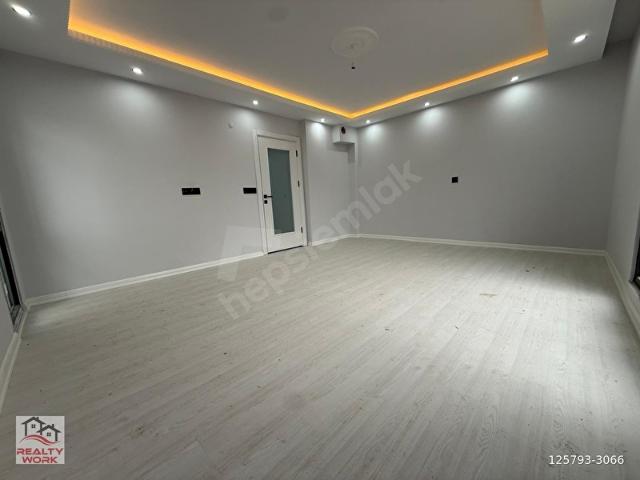 TUZLA CADDESİNE 1 DK 3+1 120 MYERDEN ISITMALI,ASANSÖRLÜ,ARA KAT