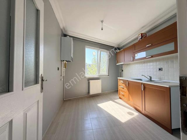 Tuzla Caddesi Üzerinde Arakat Kiralık 2+1 Daire